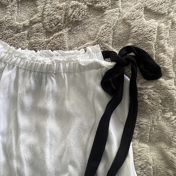 Lord & Taylor tank top with bow detail - Picture 2 of 4